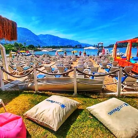 Campsite Golden Club & Caravan Holidays