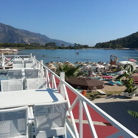Golden Club & Caravan Holidays Kamp alanı
