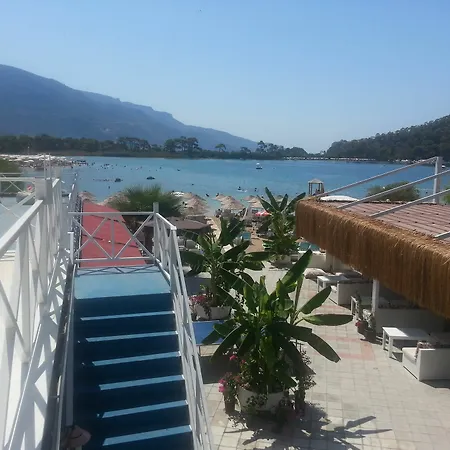 Kamp alanı Golden Club & Caravan Holidays 3*