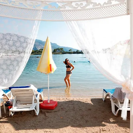 Golden Club & Caravan Holidays Camping 3*