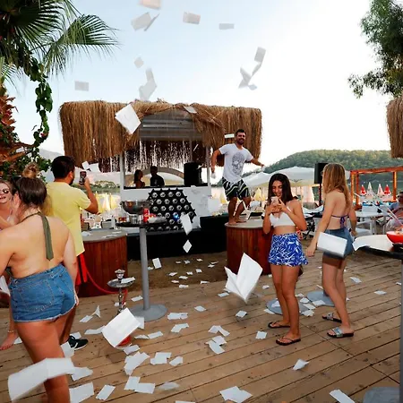 Golden Club & Caravan Holidays 3* Öludeniz